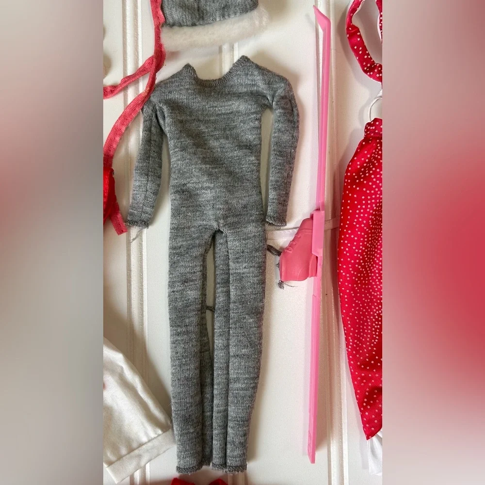 Huge lot of vintage Barbie & Skipper doll clothes & accessories from 1980s